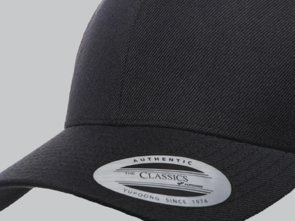 Classics Curved Visor Snapback cap