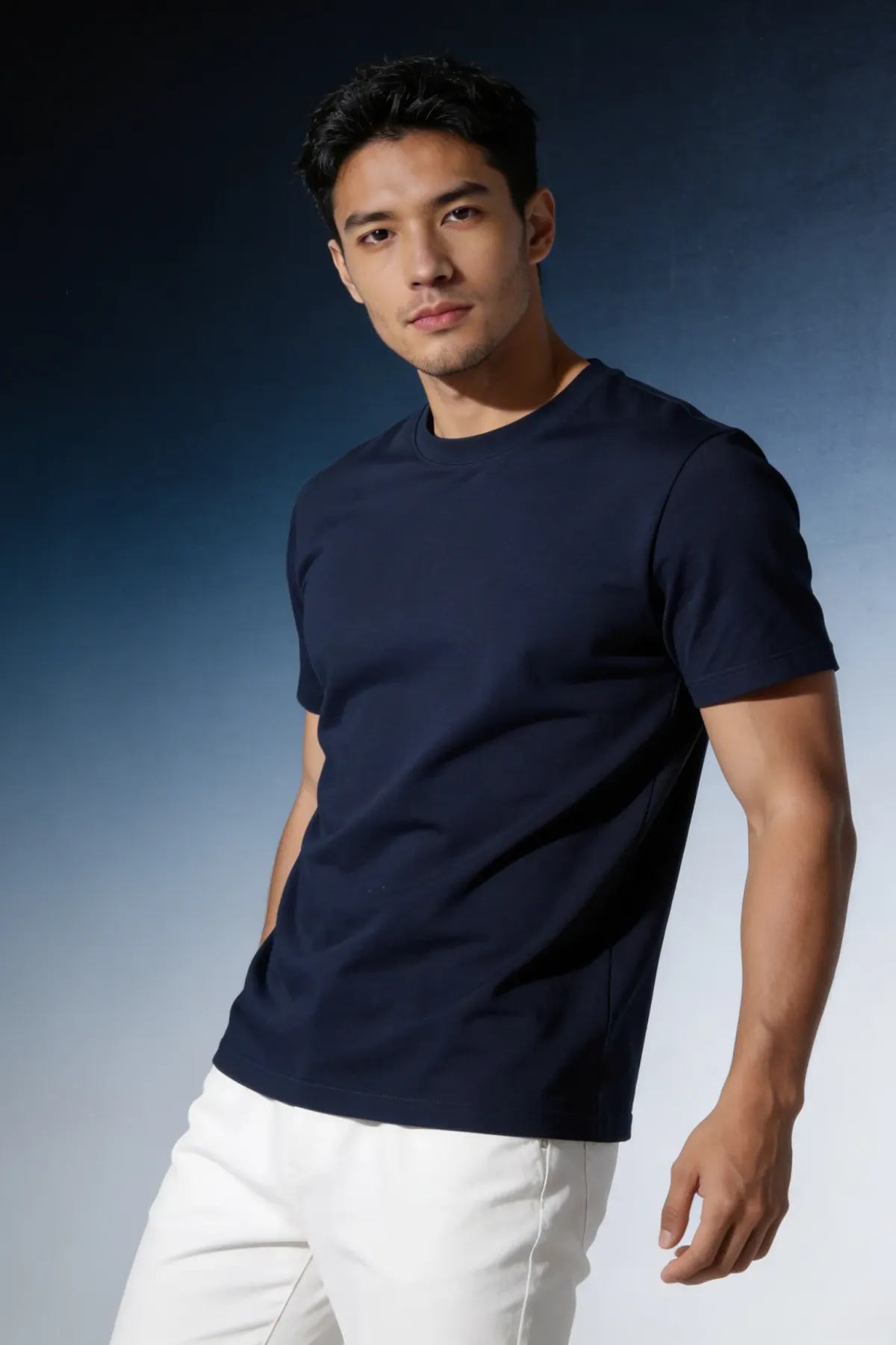 Signature Crewneck in Navy
